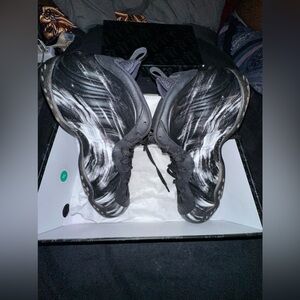 EUC NIKE Foamposits 11.5m/13 women